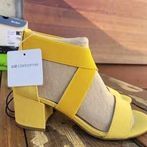 Liz Claiborne Eaves Suede Round Toe Dress Sandals Sz 7M